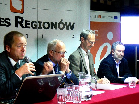 Kongres Regionów - obrady (po prawej - dr hab. Roman Dolata)